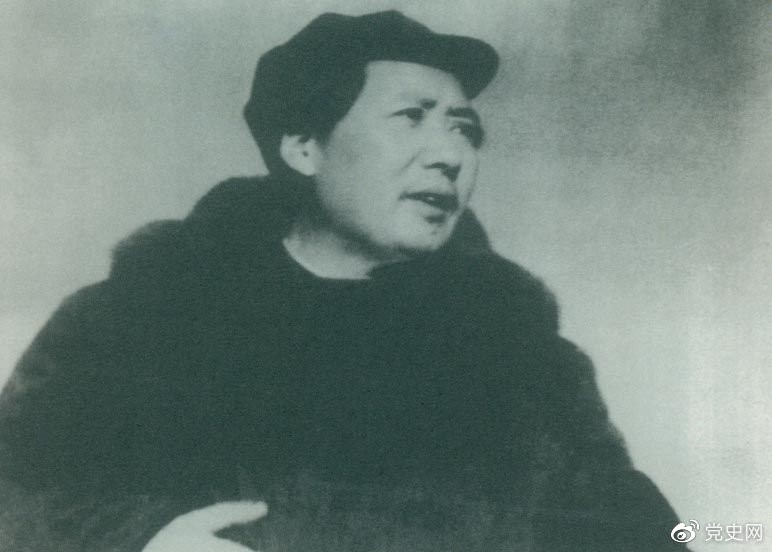 　　1949年3月23日，毛澤東率領(lǐng)中共中央機關(guān)離開西柏坡前往北平。出發(fā)時，他對周恩來說，今天是進(jìn)京的日子，進(jìn)京趕考去。我們決不當(dāng)李自成，我們都希望考個好成績。